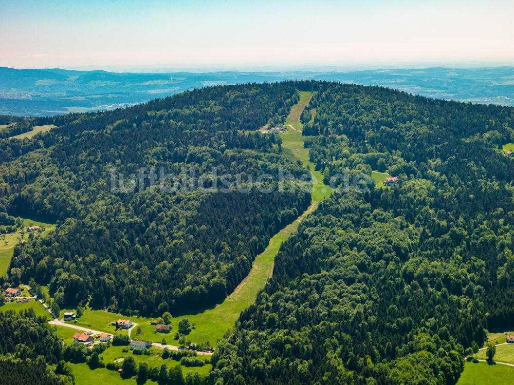 Oberfrauenwald von oben - Forstgebiete in einem Waldgebiet in Oberfrauenwald im Bundesland Bayern, Deutschland