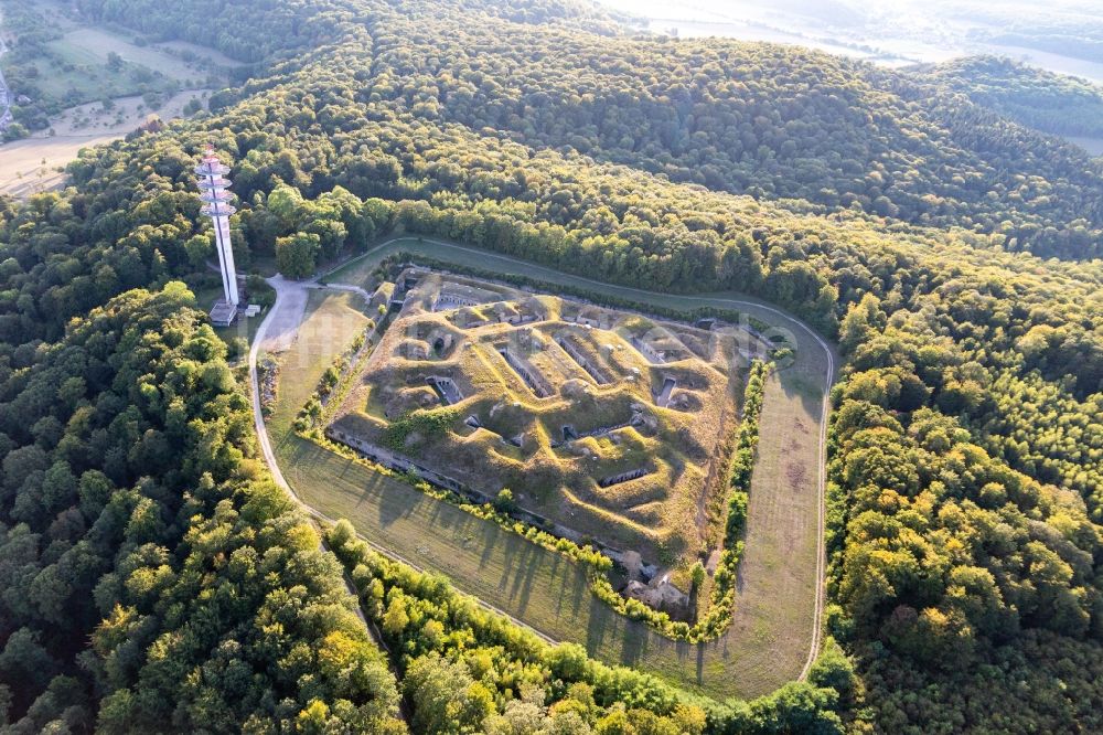 Luftbild Mont-les-Neufchateau - Fragmente der Festungsanlage Fort de Bourlémont in Mont-les-Neufchateau in Grand Est, Frankreich