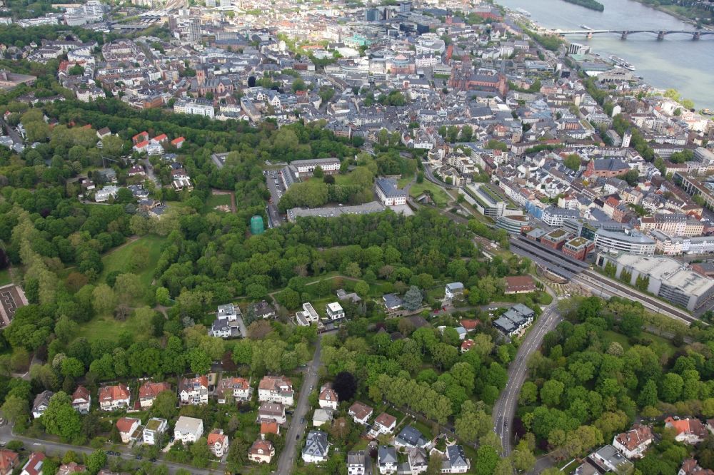 Luftbild Mainz - Fragmente der Festungsanlage auf dem Jakobsberg in Mainz im Bundesland Rheinland-Pfalz, Deutschland