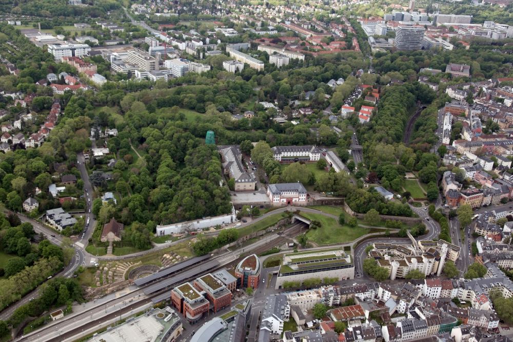 Mainz aus der Vogelperspektive: Fragmente der Festungsanlage auf dem Jakobsberg in Mainz im Bundesland Rheinland-Pfalz, Deutschland