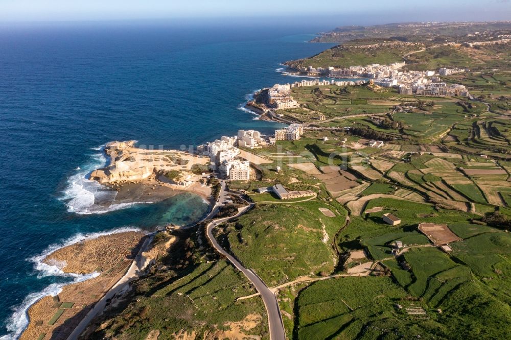 Luftbild Marsalforn - Fragmente der Festungsanlage Qolla l-Bajda Battery in Marsalforn in Gozo, Malta