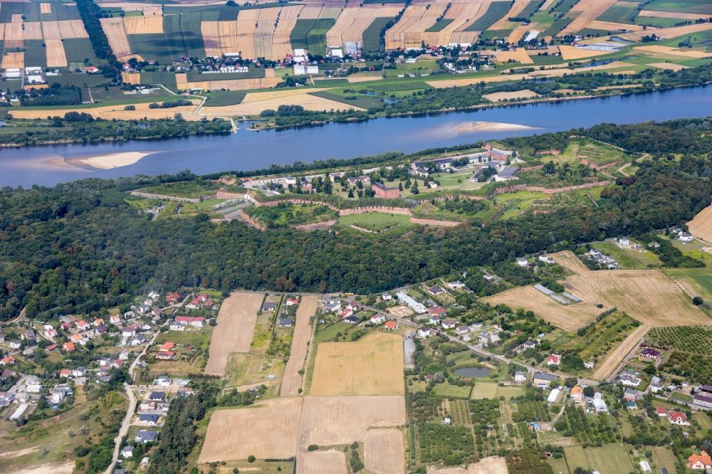 Grudziadz - Graudenz von oben - Fragmente der Festungsanlage am Ufer des Flußverlaufes der Weichsel in Grudziadz - Graudenz in Kujawien-Pommern, Polen