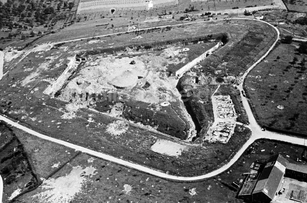 Flemalle von oben - Fragmente der Festungsanlage im zweiten Weltkrieg in Flemalle in Region Wallonne, Belgien