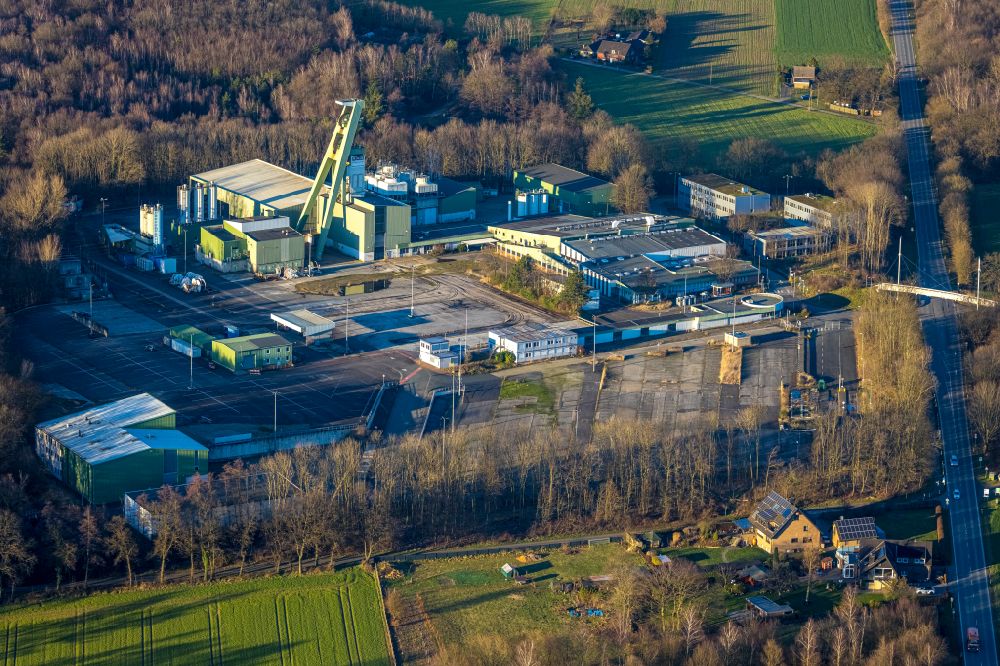 Luftbild Bottrop - Förderanlagen und Bergbau- Schacht- Anlagen am Förderturm Bergwerk Prosper-Haniel in Bottrop im Bundesland Nordrhein-Westfalen, Deutschland