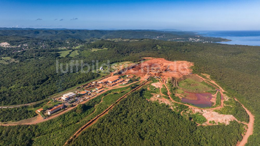 Luftbild Discovery Bay - Förderanlagen und Bergbau- Schacht- Anlagen am Förderturm Noranda Bauxite Limited in Discovery Bay in St. Ann Parish, Jamaika