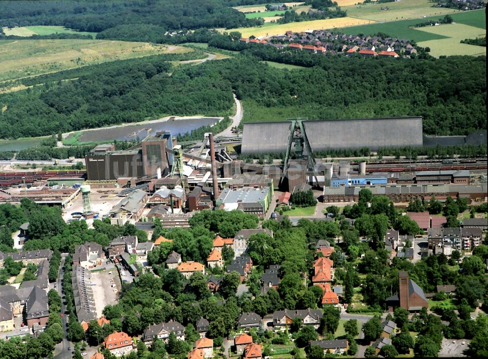 Luftbild Dinslaken - Förderanlagen und Bergbau- Schacht- Anlagen am Förderturm Steinkohlezeche Lohberg in Dinslaken im Bundesland Nordrhein-Westfalen