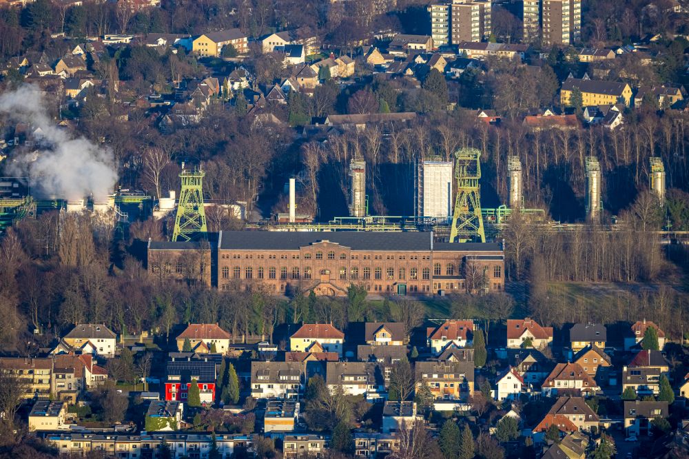 Luftaufnahme Gladbeck - Förderanlagen und Bergbau- Schacht mit Förderturm der Zeche Zweckel in Gladbeck im Bundesland Nordrhein-Westfalen, Deutschland