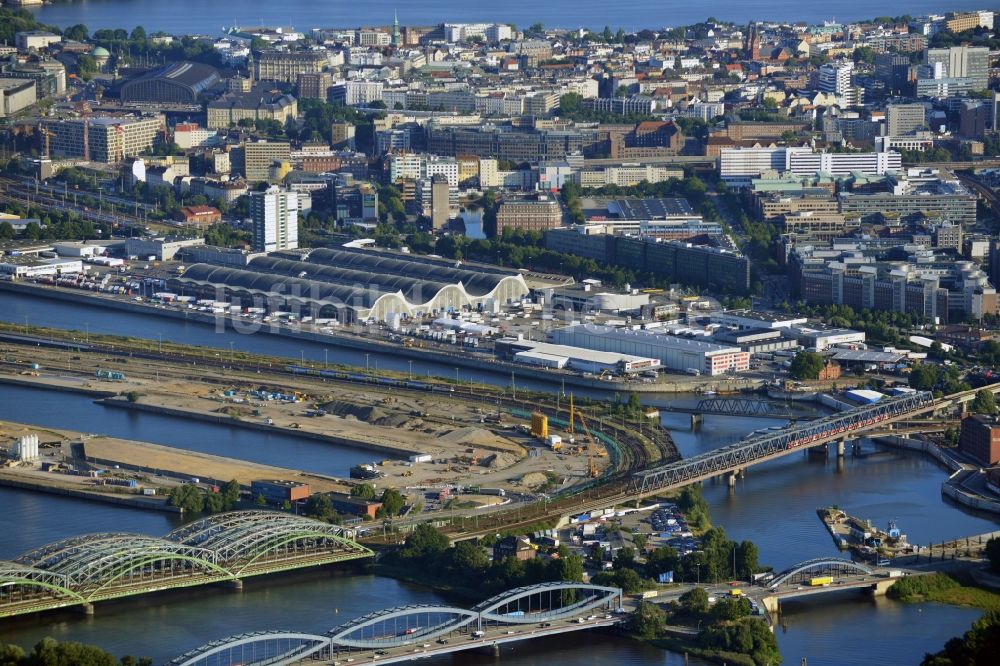Luftbild Hamburg - Freihafen- Elbbrücke und Eisenbahnbrücken über die Elbe in Hamburg