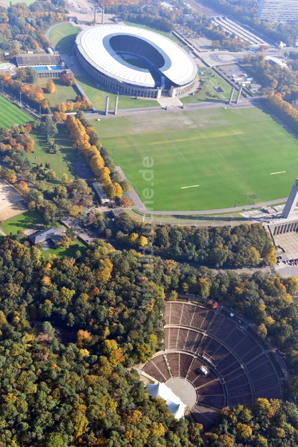 Luftaufnahme Berlin - Freilicht- Bühne der Waldbühne Berlin