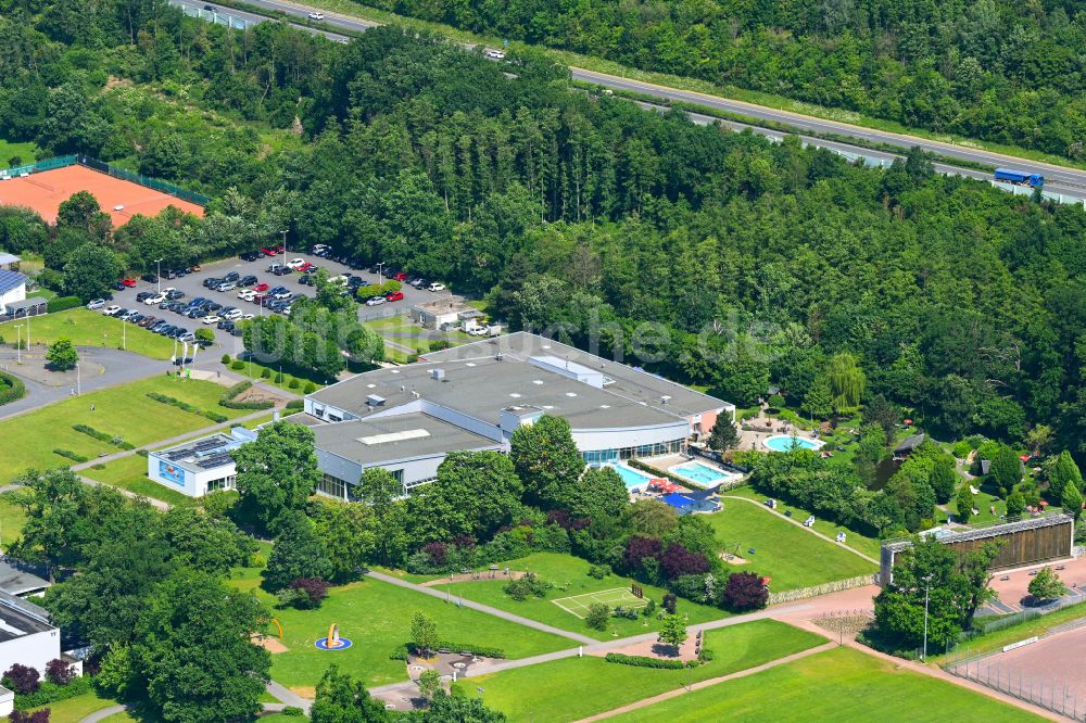 Luftaufnahme Arnsberg - Freizeiteinrichtung NASS - Freizeitbad Arnsberg und Sportzentrum Große Wiese in Arnsberg im Bundesland Nordrhein-Westfalen, Deutschland