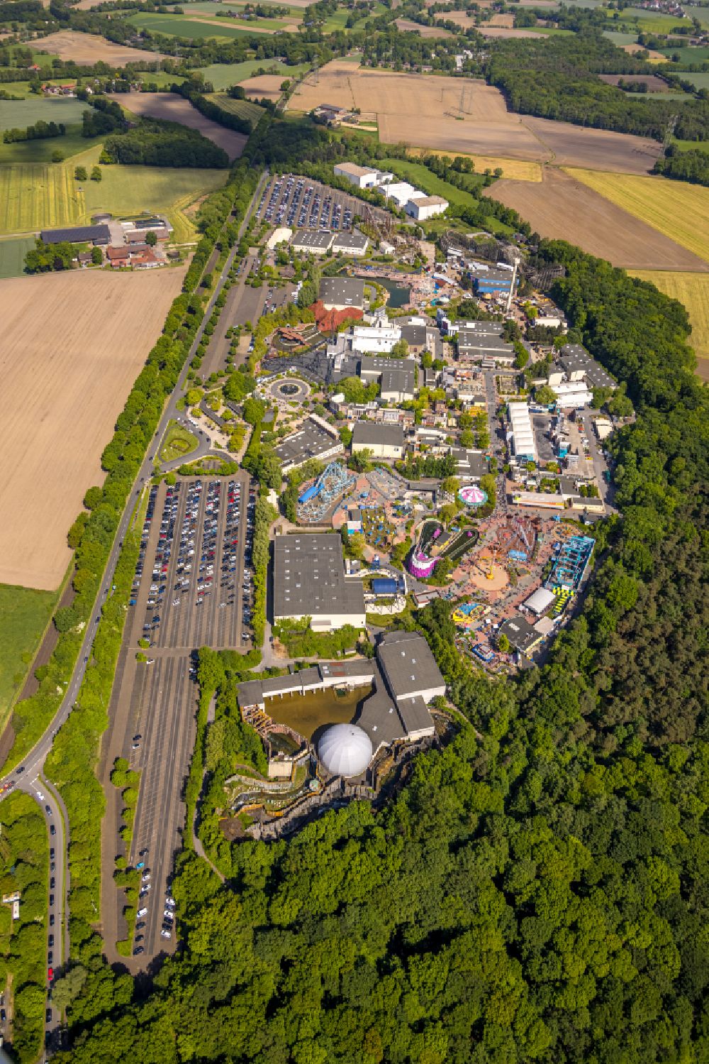 Feldhausen von oben - Freizeitpark Movie Park Germany bei Feldhausen im Bundesland Nordrhein-Westfalen