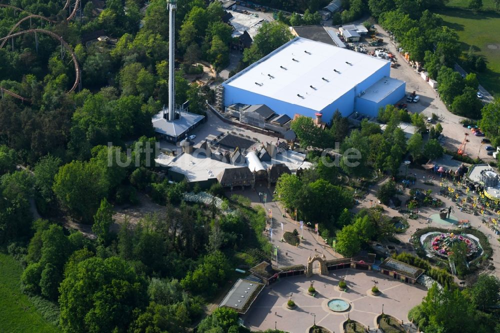 Haßloch von oben - Freizeitzentrum Holiday Park in Haßloch im Bundesland Rheinland-Pfalz, Deutschland