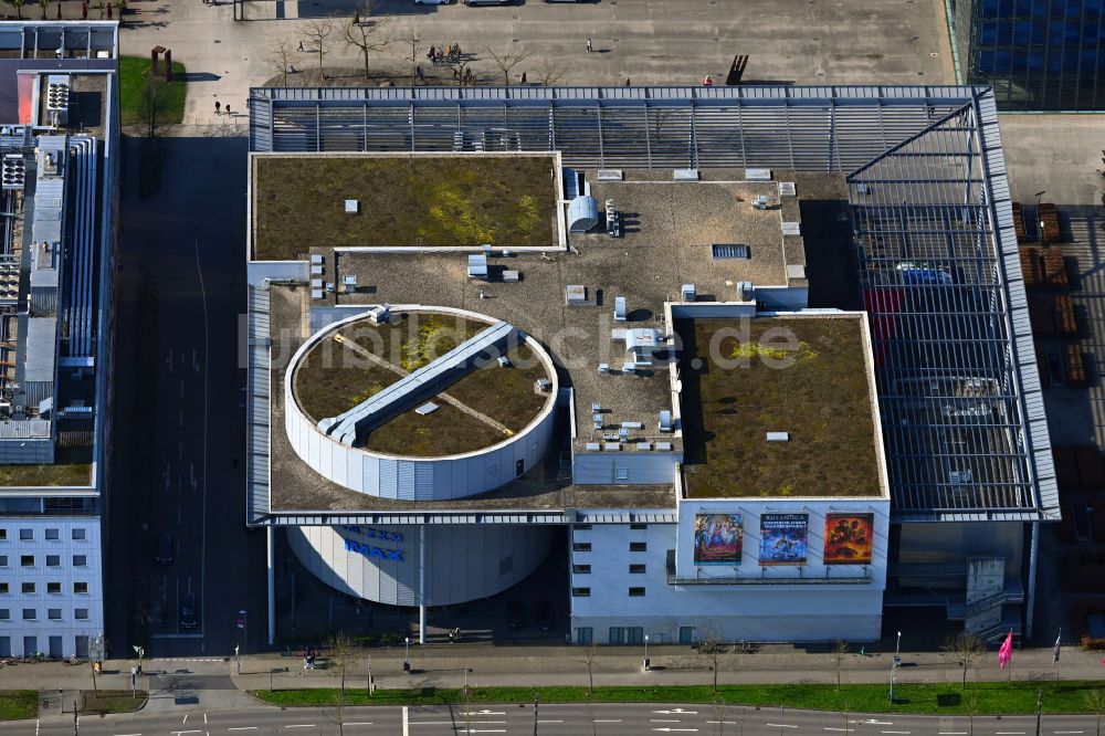 Luftaufnahme Karlsruhe - Freizeitzentrum - Kino - Gebäude in Karlsruhe im Bundesland Baden-Württemberg, Deutschland