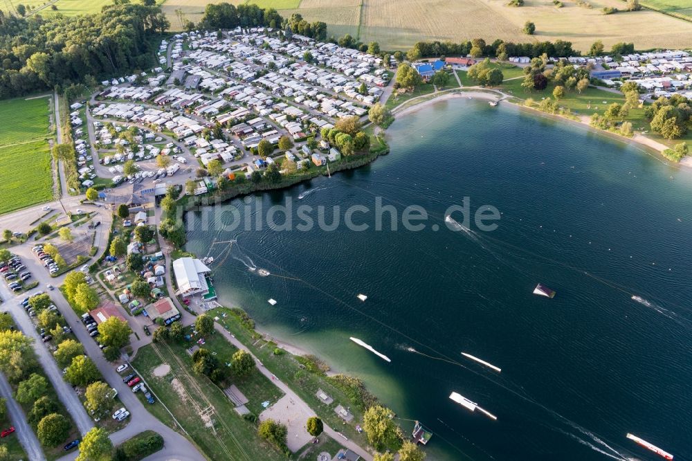 Luftbild Sankt Leon - Freizeitzentrum der St Leoner Wasser-Ski-Seilbahn GmbH auf dem St.Leoner See in Sankt Leon-Rot im Bundesland Baden-Württemberg, Deutschland