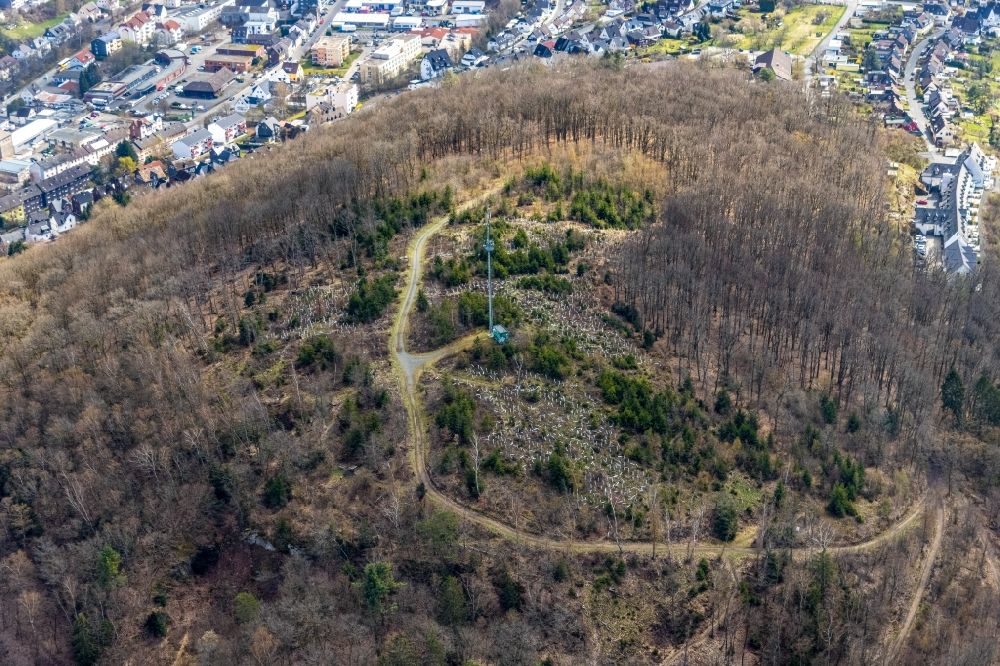 Luftaufnahme Siegen - Funkturm auf der Kuppe des Berges Häusling in Siegen im Bundesland Nordrhein-Westfalen, Deutschland