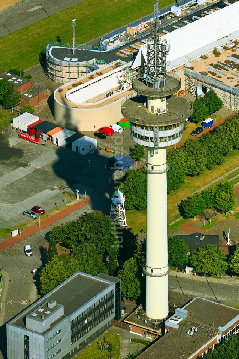 Luftbild Bremerhaven - Funkturm und Sendeanlage als Grundnetzsender - Richtfunkturm in Bremerhaven im Bundesland Bremen, Deutschland