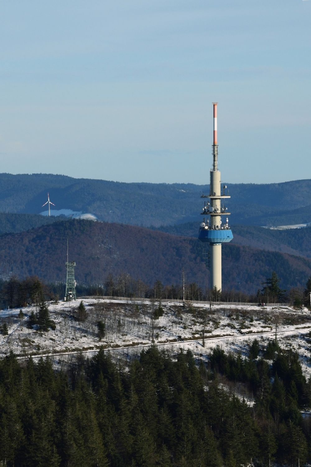 Schallsingen aus der Vogelperspektive: Funkturm und Sendeanlage als Grundnetzsender Sender Blauen in Schallsingen im Bundesland Baden-Württemberg, Deutschland