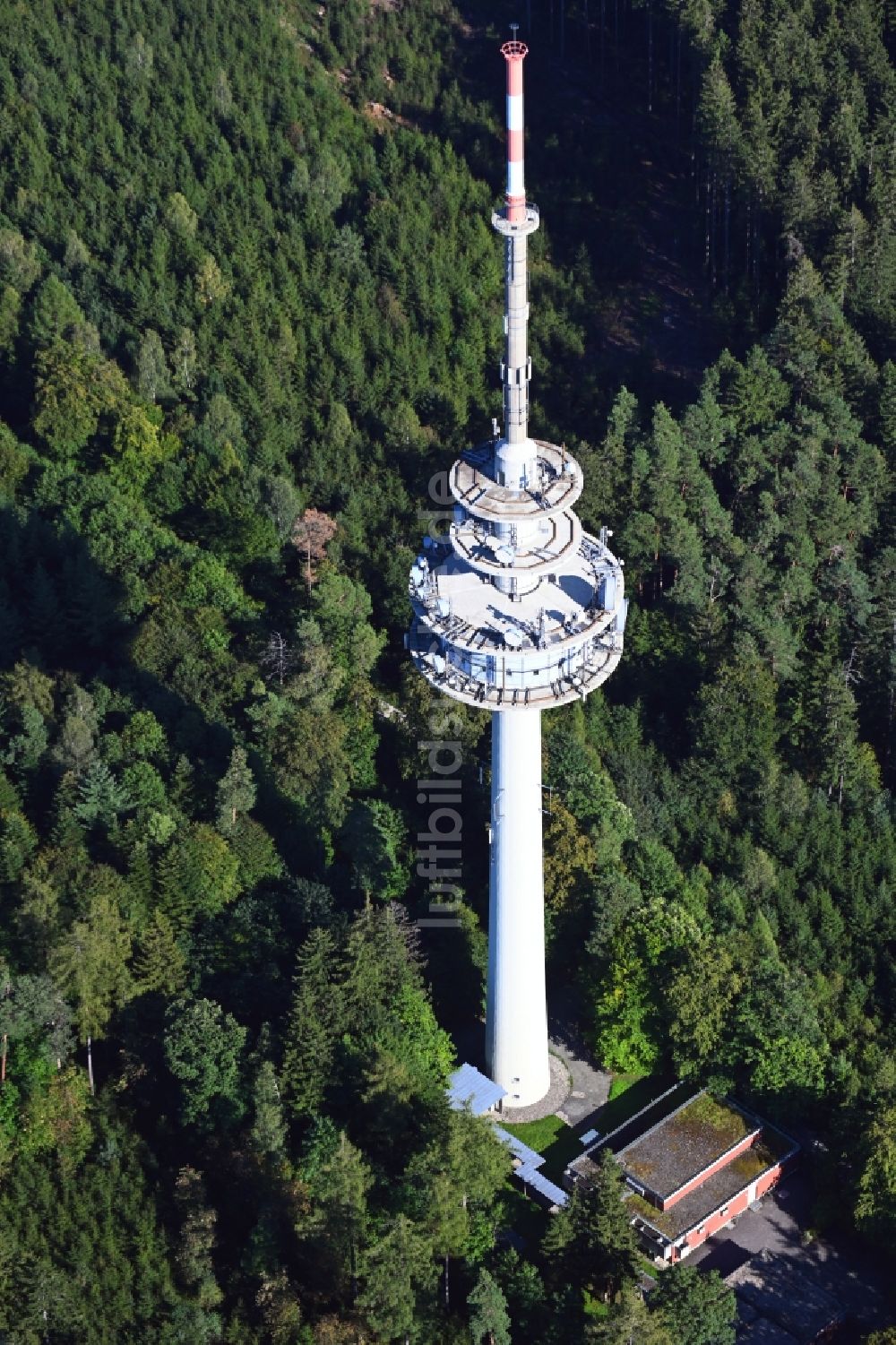 Heretsried von oben - Funkturm und Sendeanlage als Grundnetzsender Sender Welden in Heretsried im Bundesland Bayern, Deutschland