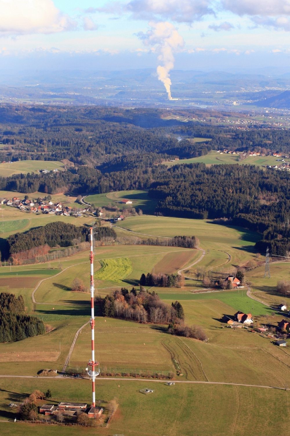 Luftbild Rickenbach - Funkturm und Sendeanlage auf der Hochebene des Hotzenwaldes im Ortsteil Bergalingen in Rickenbach im Bundesland Baden-Württemberg, Deutschland