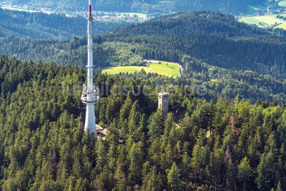 Luftaufnahme Oberharmersbach - Funkturm und Sendeanlage auf der Kuppe des Bergmassives Am Brandenkopf in Oberharmersbach im Bundesland Baden-Württemberg, Deutschland