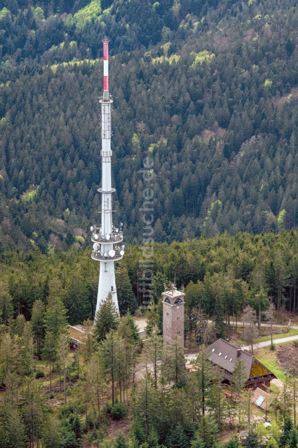 Oberharmersbach von oben - Funkturm und Sendeanlage auf der Kuppe des Bergmassives Am Brandenkopf in Oberharmersbach im Bundesland Baden-Württemberg, Deutschland