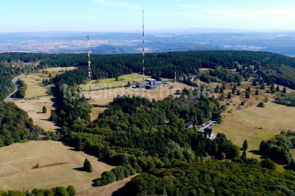 Hessisch Lichtenau von oben - Funkturm und Sendeanlage auf der Kuppe des Bergmassives Hoher Meißner in Hessisch Lichtenau im Bundesland Hessen, Deutschland