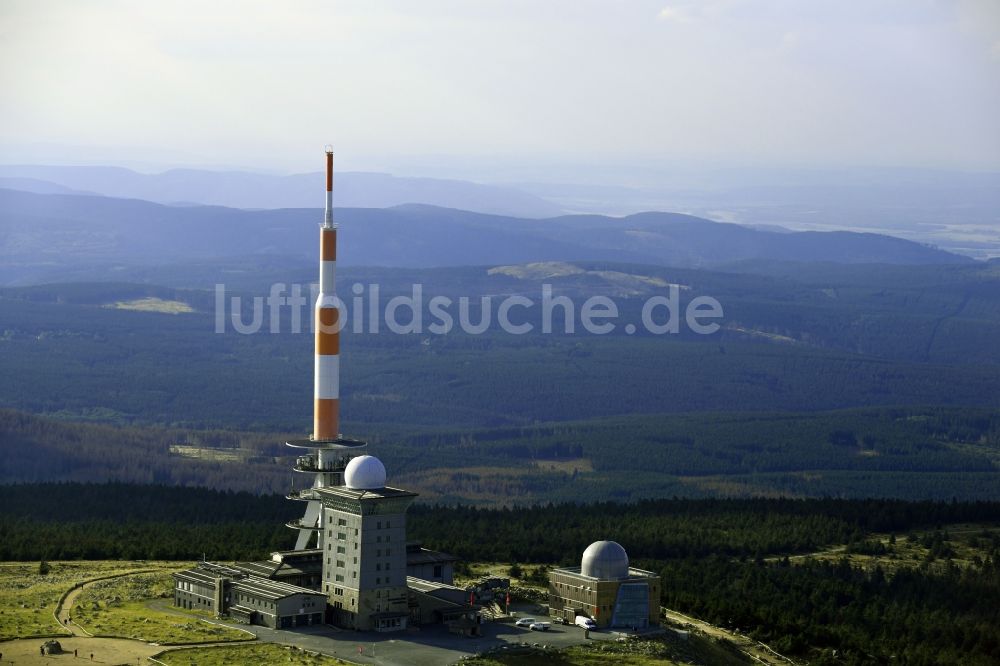 Schierke aus der Vogelperspektive: Funkturm und Sendeanlage auf der Kuppe des Brocken im Harz in Schierke im Bundesland Sachsen-Anhalt, Deutschland