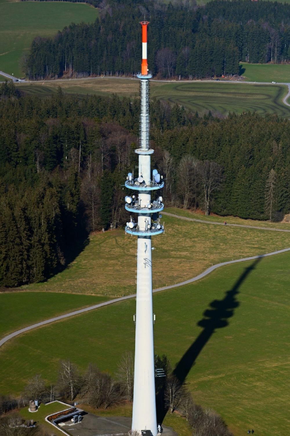 Luftbild Hohenpeißenberg - Funkturm und Sendeanlage Sendeturm BR in Hohenpeißenberg im Bundesland Bayern, Deutschland