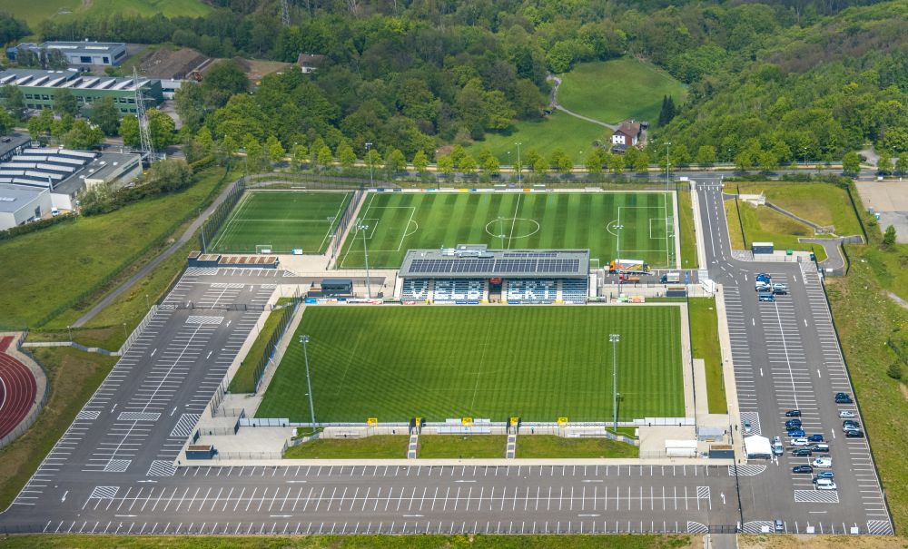 Velbert von oben - Fußballstadion an der Industriestraße in Velbert im Bundesland Nordrhein-Westfalen, Deutschland