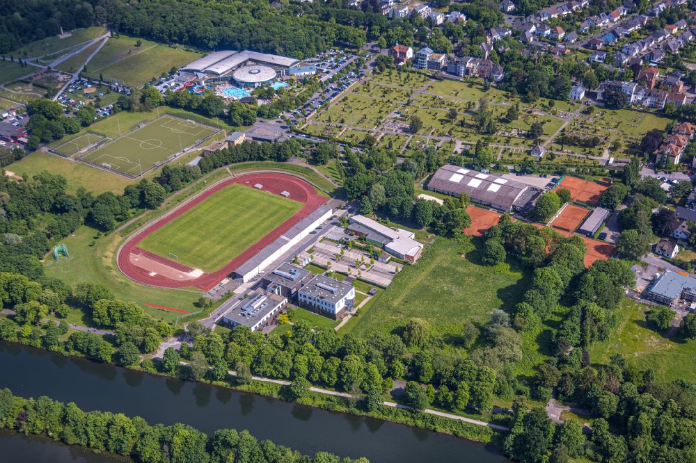 Hamm von oben - Fussballstadion Jahnstadion und Rehaklinik Ambulante Reha Bad Hamm GmbH in Hamm im Bundesland Nordrhein-Westfalen, Deutschland