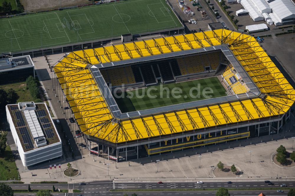 Aachen aus der Vogelperspektive: Fussballstadion TSV Alemannia Aachen GmbH in Aachen im Bundesland Nordrhein-Westfalen, Deutschland