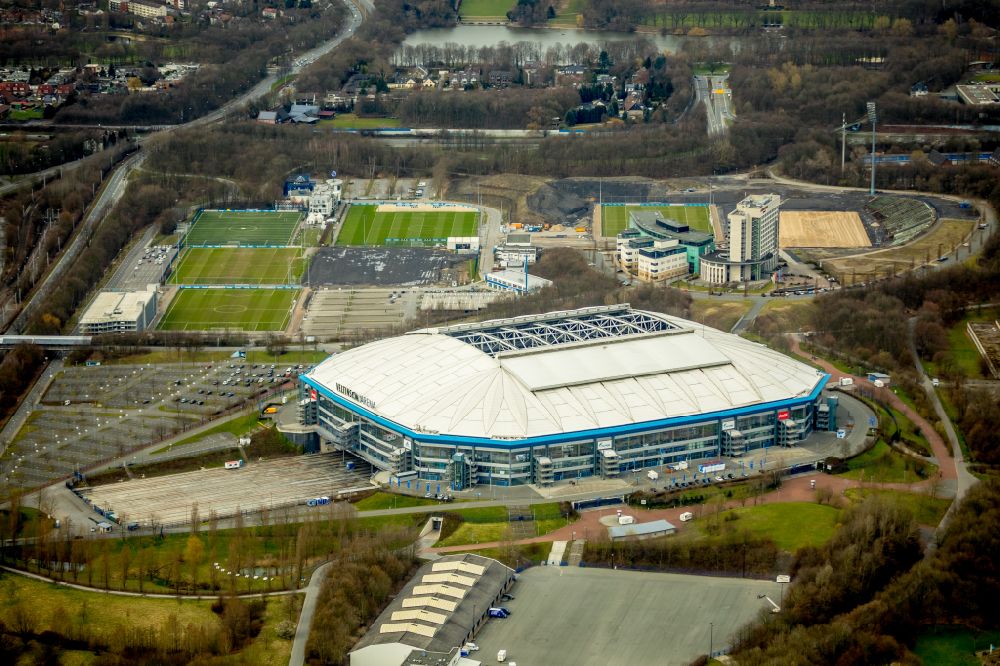 Luftbild Gelsenkirchen - Fussballstadion Veltins-Arena auf Schalke des Vereins Schalke 04 in Gelsenkirchen im Bundesland Nordrhein-Westfalen