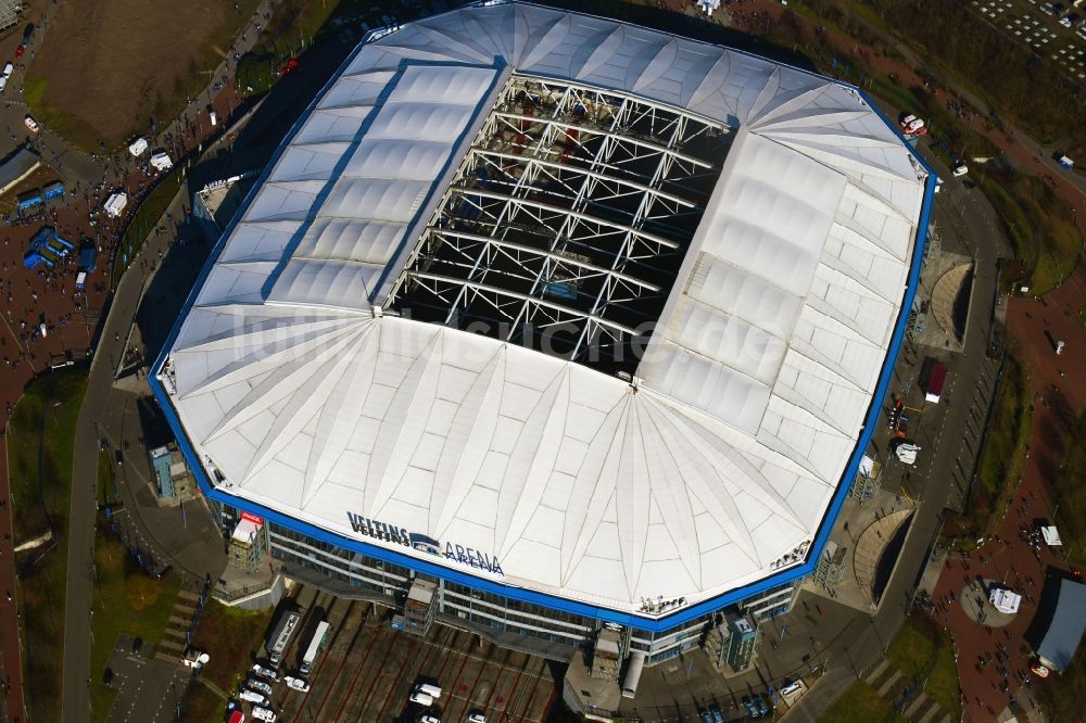 Luftaufnahme Gelsenkirchen - Fussballstadion Veltins-Arena auf Schalke des Vereins Schalke 04 in Gelsenkirchen im Bundesland Nordrhein-Westfalen