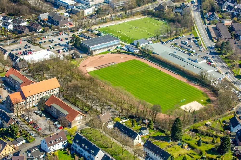Luftbild Hattingen - Fussballstadion des Vereins Althoffstadion des Sportgemeinschaft Welper 1893 e.V. in Hattingen im Bundesland Nordrhein-Westfalen