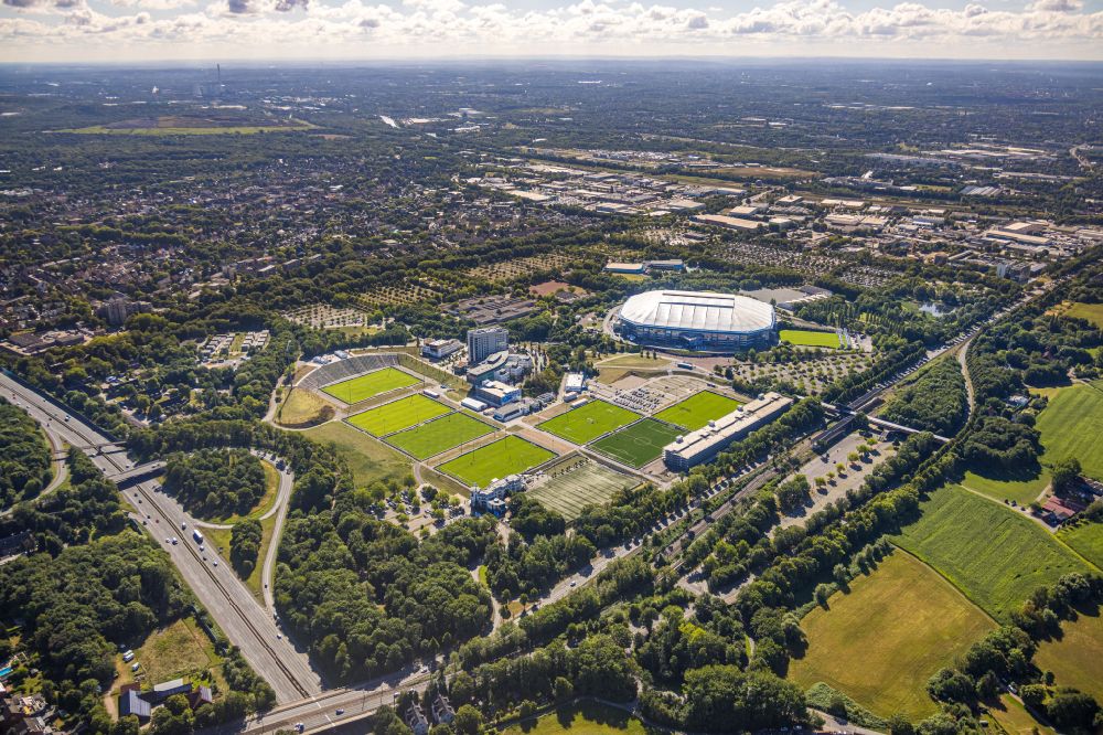 Luftbild Gelsenkirchen - Fussballstadion des Vereins FC Schalke 04 - VELTINS-Arena in Gelsenkirchen im Bundesland Nordrhein-Westfalen, Deutschland