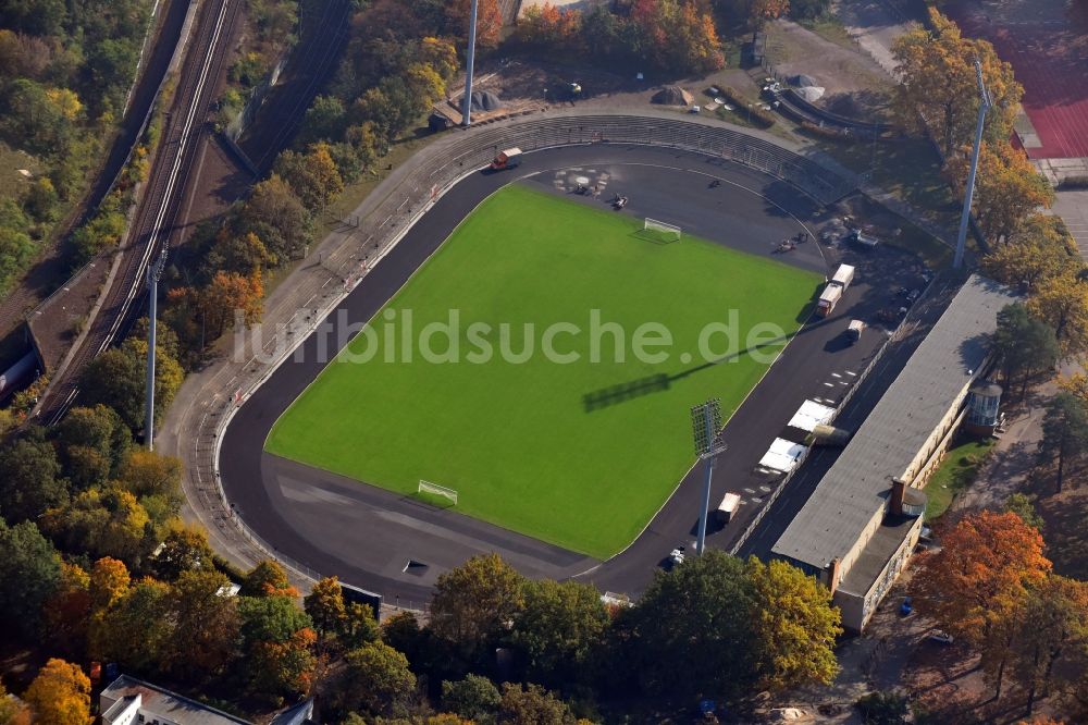 Luftaufnahme Berlin - Fussballstadion des Vereins SSC Sport-Club Charlottenburg e.V. im Ortsteil Charlottenburg in Berlin, Deutschland
