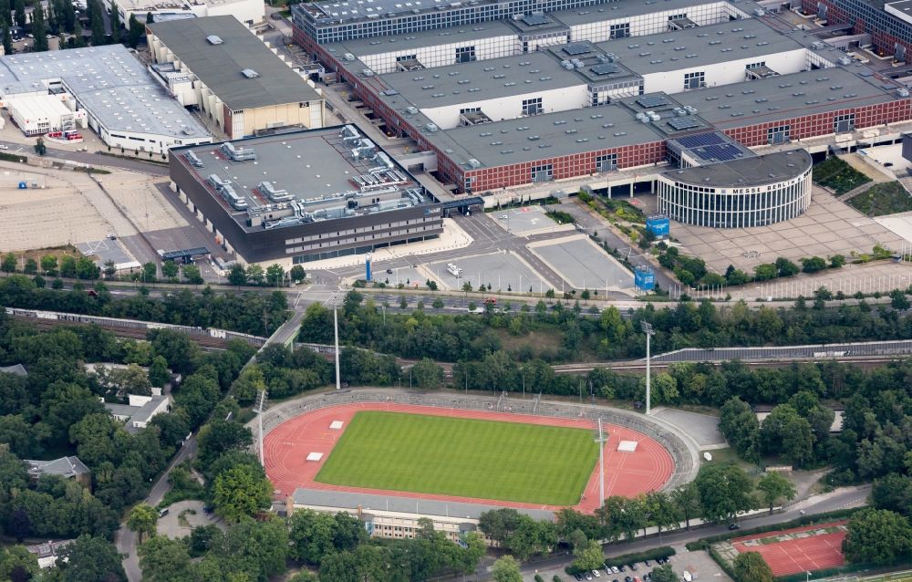 Berlin von oben - Fussballstadion des Vereins SSC Sport-Club Charlottenburg e.V. im Ortsteil Charlottenburg in Berlin, Deutschland