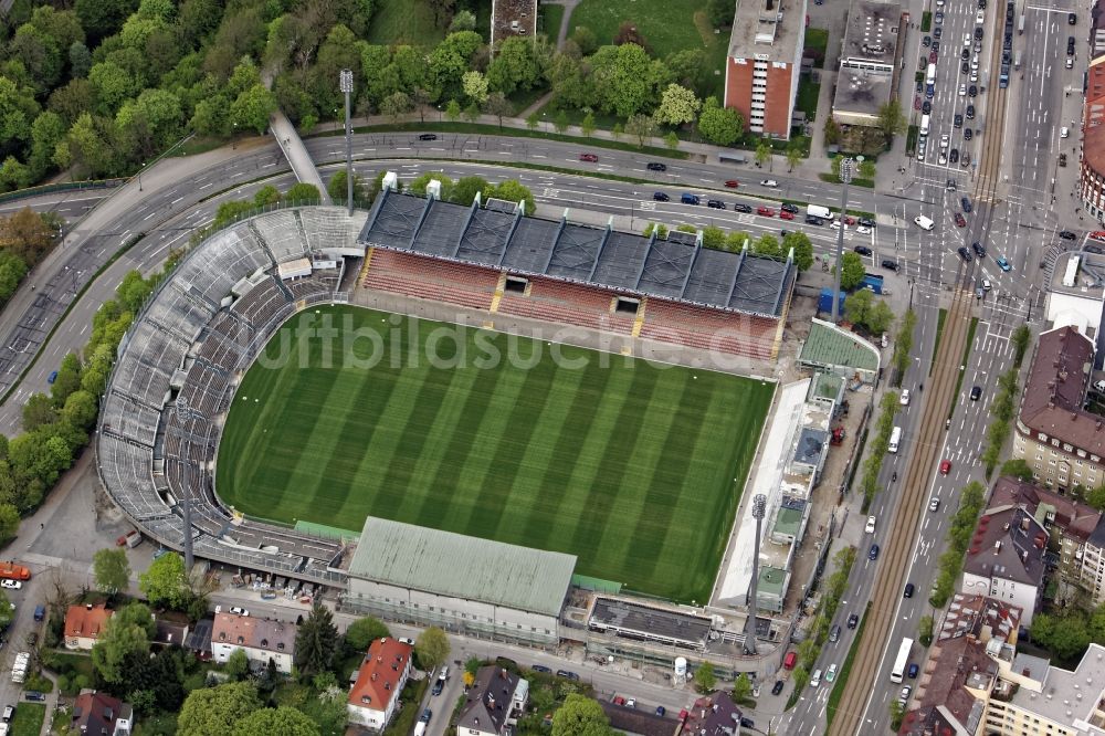 München von oben - Fussballstadion des Vereins TSV 1860 an der Grünwalder Straße in München im Bundesland Bayern