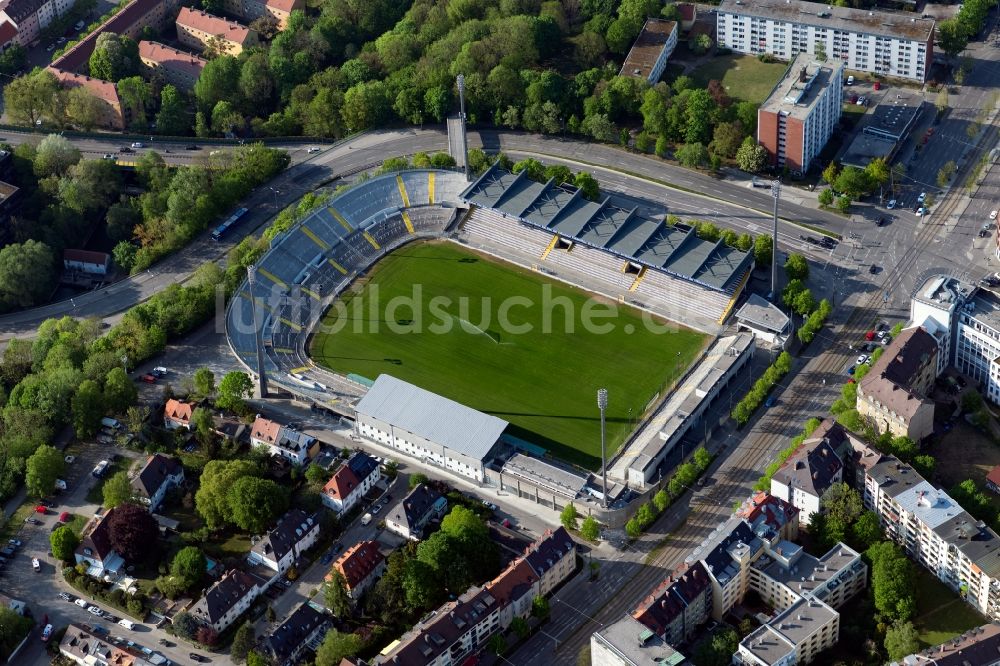 München aus der Vogelperspektive: Fussballstadion des Vereins TSV 1860 an der Grünwalder Straße in München im Bundesland Bayern