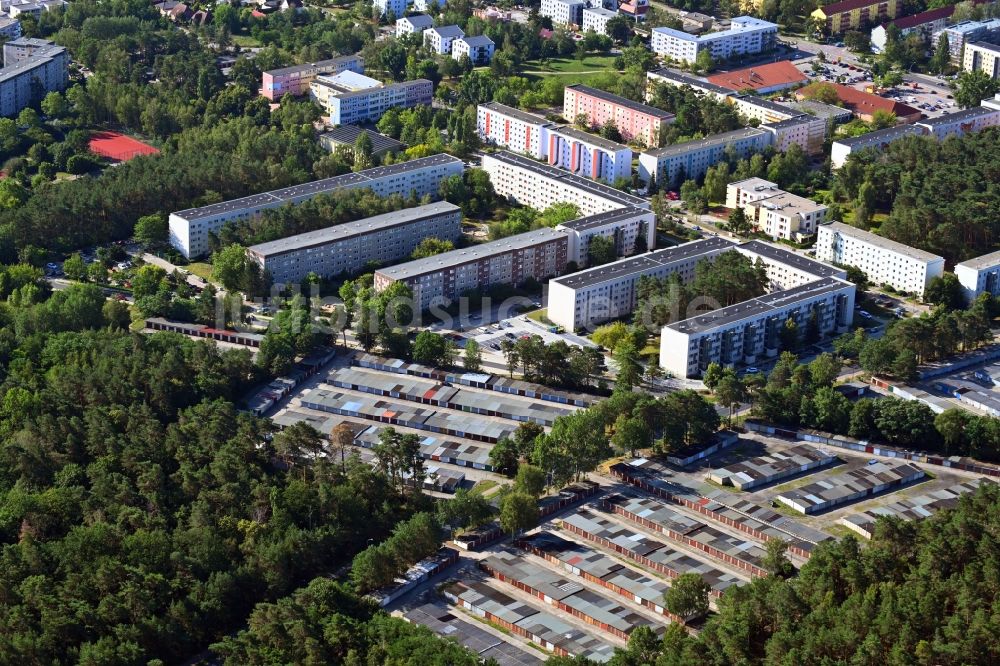 Luftbild Ludwigsfelde - Garagen - Gelände für Automobile in Ludwigsfelde im Bundesland Brandenburg, Deutschland