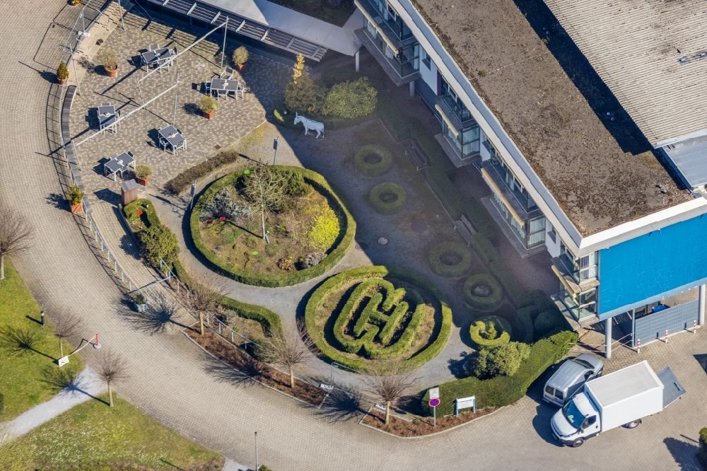 Luftaufnahme Wesel - Gartenanlage am Altersheim - Seniorenresidenz Nikolaus-Stift in Wesel im Bundesland Nordrhein-Westfalen, Deutschland
