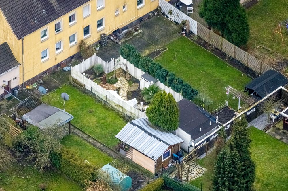 Luftaufnahme Hamm - Gartenanlagen am Gebäude eines Mehrfamilien- Wohnhauses Am Roggenkamp in Hamm im Bundesland Nordrhein-Westfalen, Deutschland