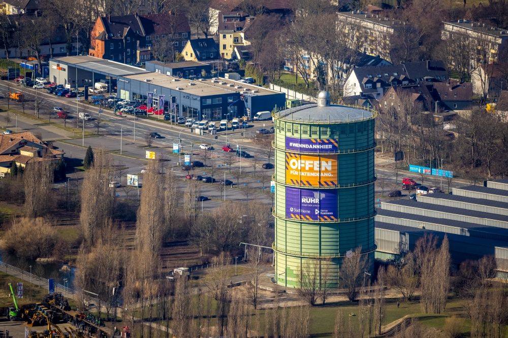 Herne von oben - Gasometer- Hoch- Speicherbehälter an der Holsterhauser Straße in Herne im Bundesland Nordrhein-Westfalen, Deutschland