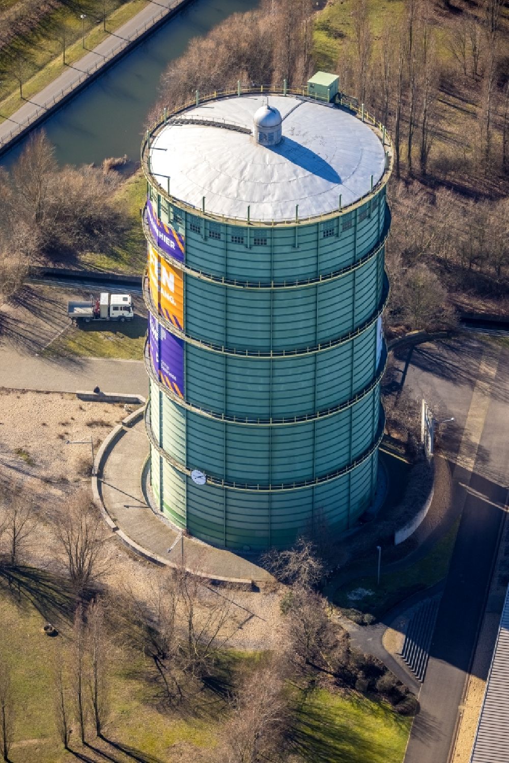 Luftbild Herne - Gasometer- Hoch- Speicherbehälter an der Holsterhauser Straße in Herne im Bundesland Nordrhein-Westfalen, Deutschland
