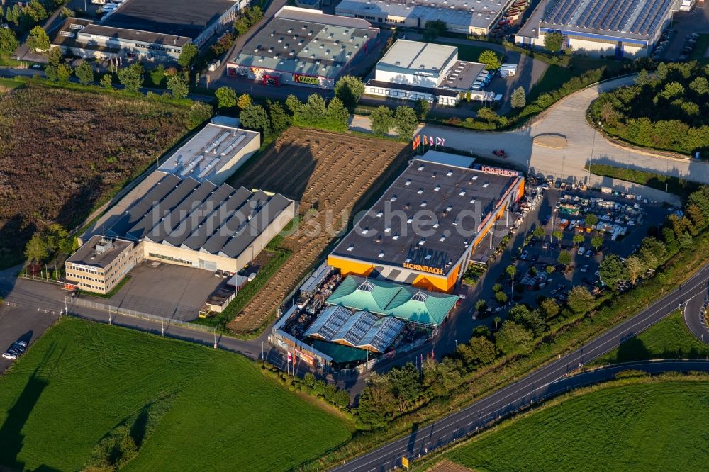 Rottweil von oben - Gebäude des Baumarktes Hornbach und Maschinenfabrik Mag-Eubama in Rottweil im Bundesland Baden-Württemberg, Deutschland