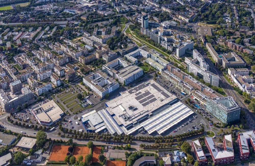 Luftaufnahme Düsseldorf - Gebäude des Großhandelszentrum METRO in