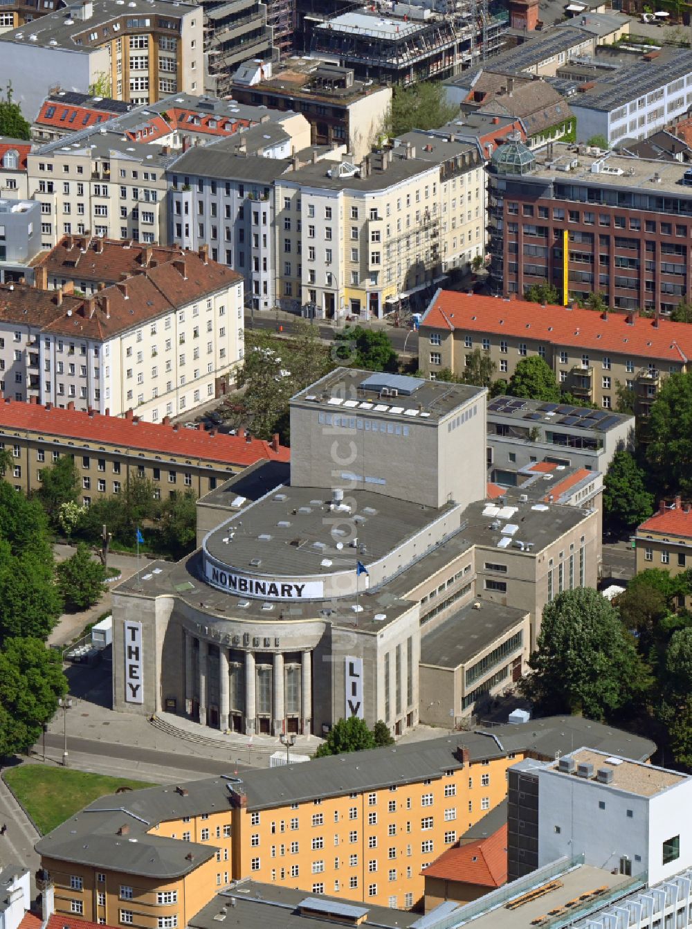 Luftaufnahme Berlin - Gebäude des Konzerthauses und Theater- Schauspielhauses in Berlin