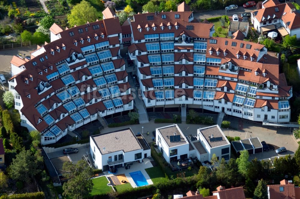 Luftbild Erfurt - Gebäude eines Mehrfamilien- Wohnhauses am Sonnenweg in Erfurt im Bundesland Thüringen, Deutschland