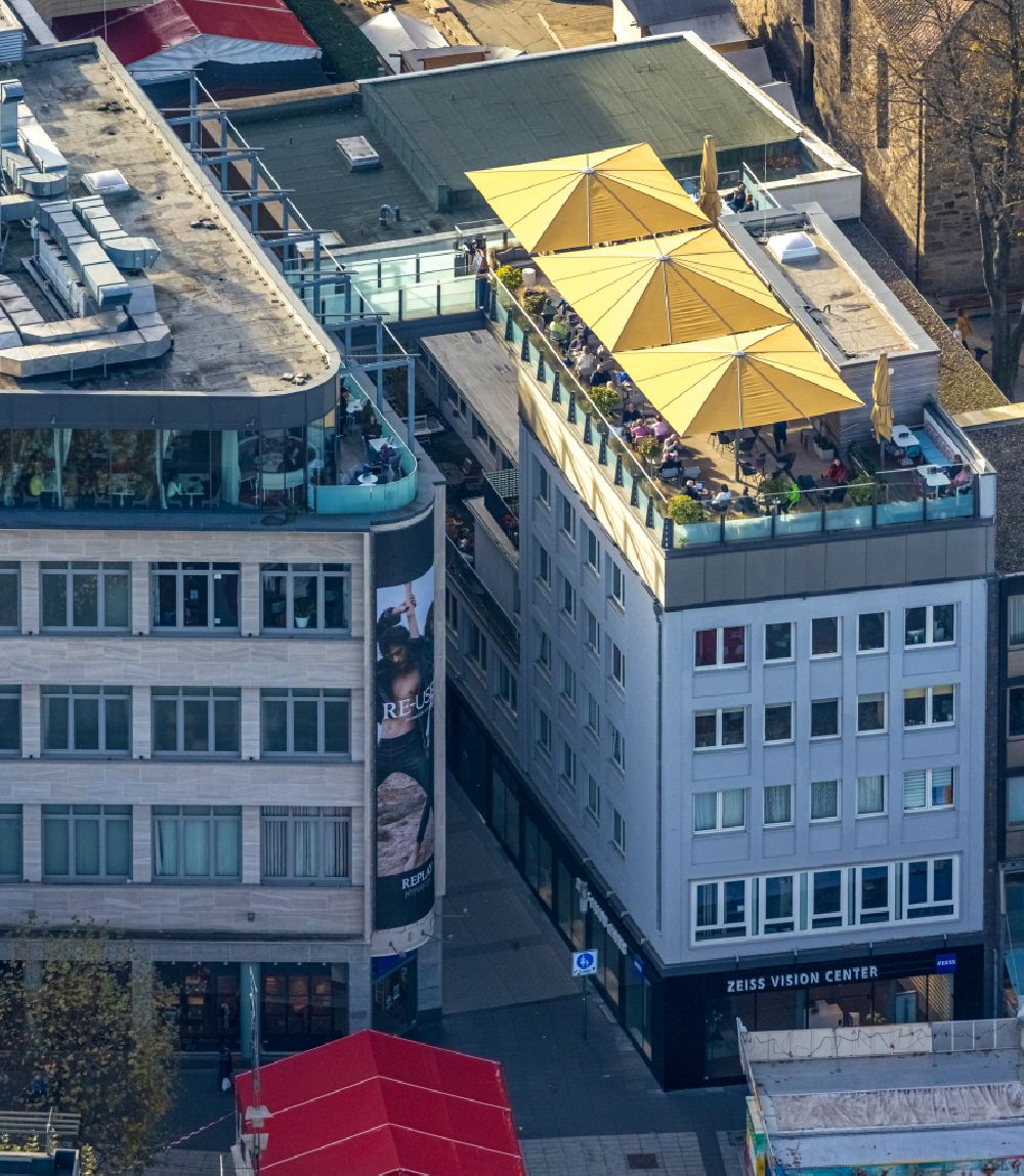 Luftbild Bochum - Gebäude des Restaurant Boulevardcafe Wiacker bei Baltz mit Sonnenschirmen auf dem Dach in Bochum im Bundesland Nordrhein-Westfalen, Deutschland