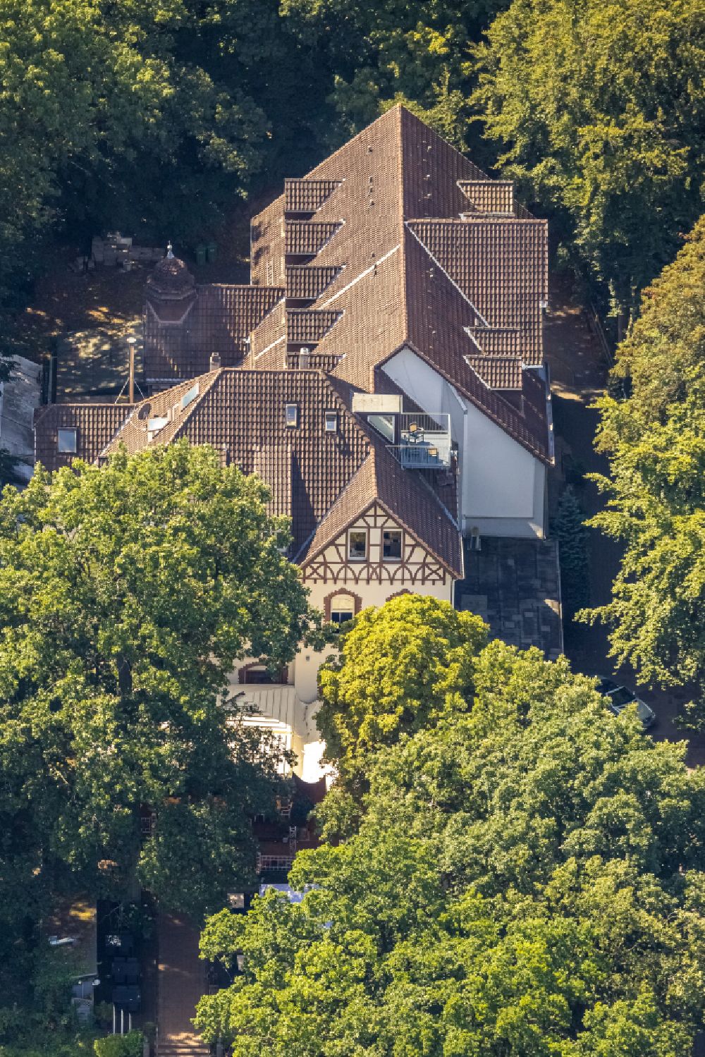Hattingen von oben - Gebäude des Restaurant Die Neue Schulenburg in Hattingen im Bundesland Nordrhein-Westfalen